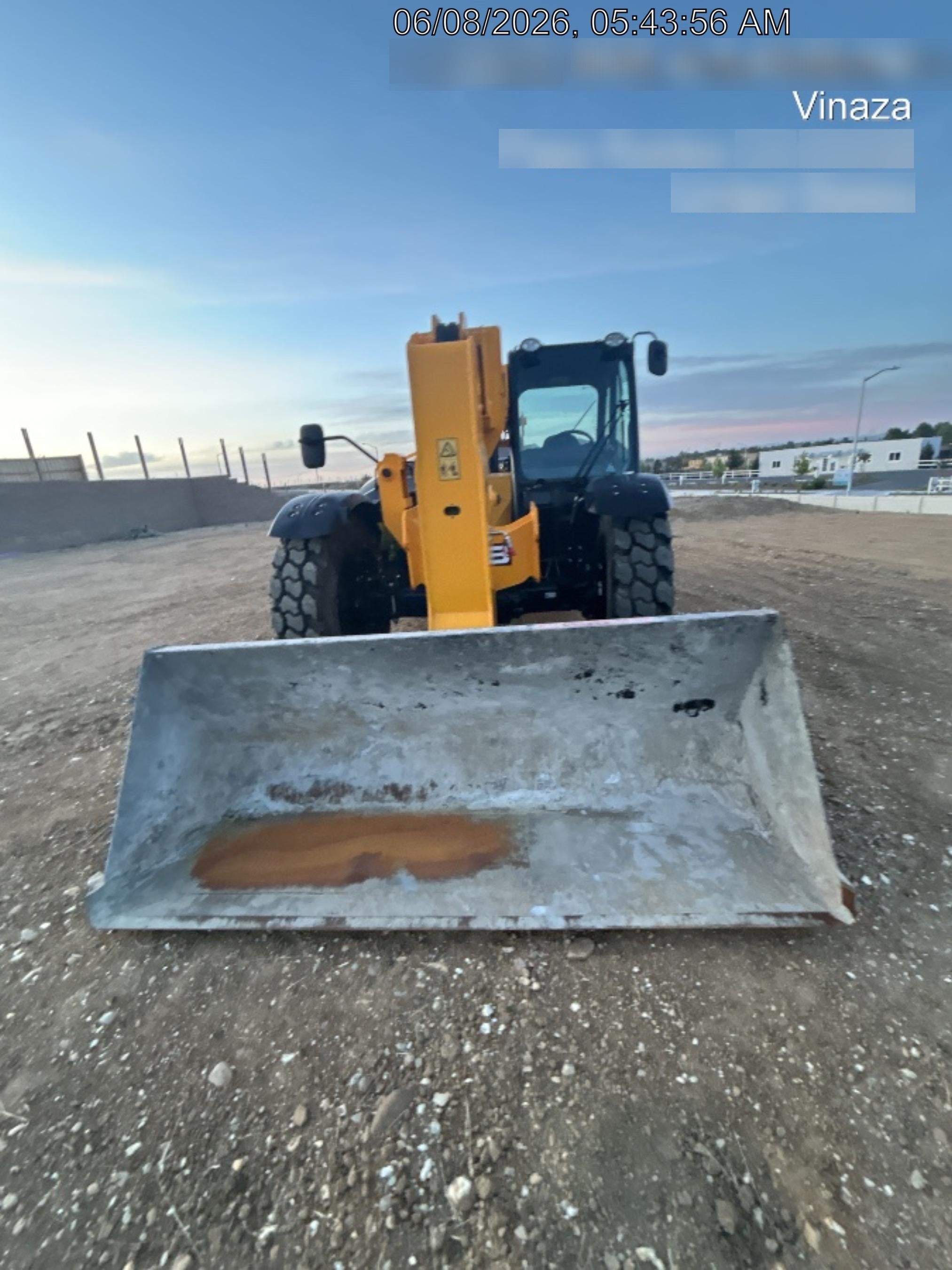 2025 JLG 1001100823