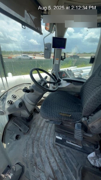 2018 Case 821G CLOSED CAB, JRB 418 STYLE HYD COUPLER