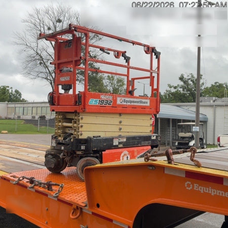 2022 JLG ES1932
