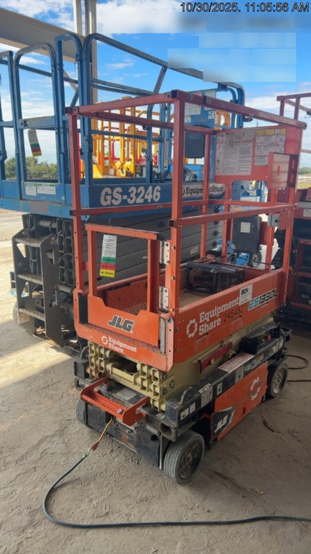 2022 JLG ES1330L