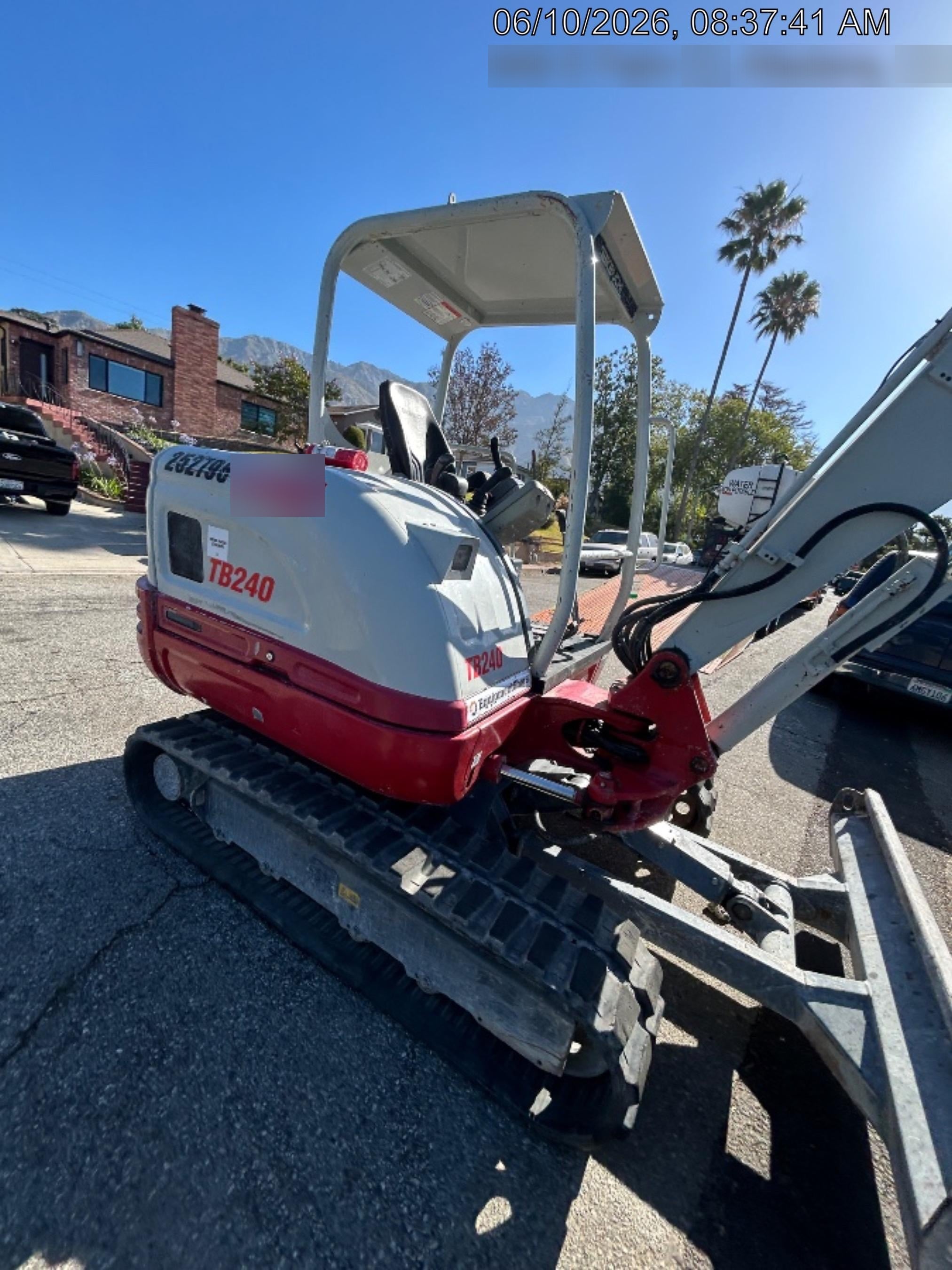 2021 TAKEUCHI TB240R