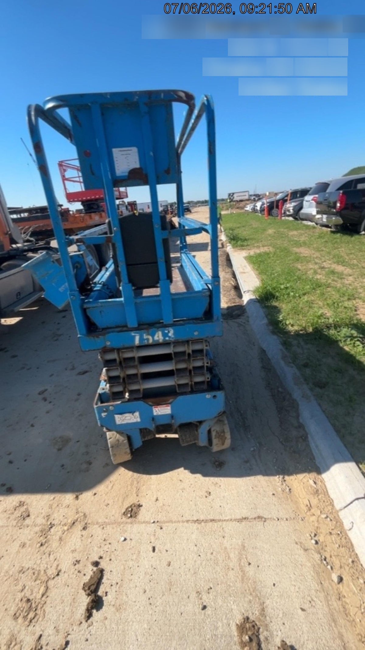 2017 Genie GS-1930 Genie GS-1930 Lift w/Fixed Rail and Chain Entry