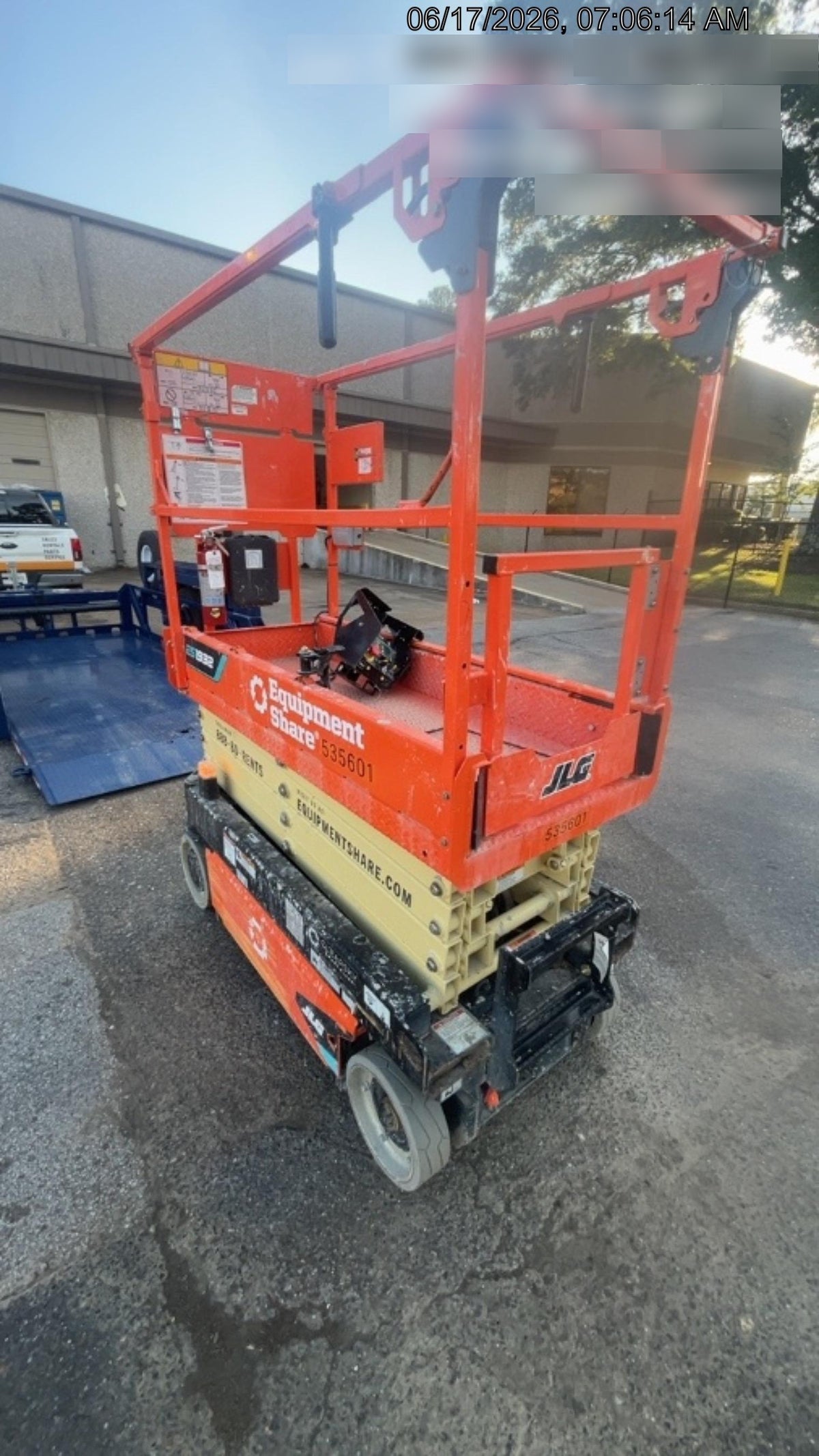 2025 JLG ES1932