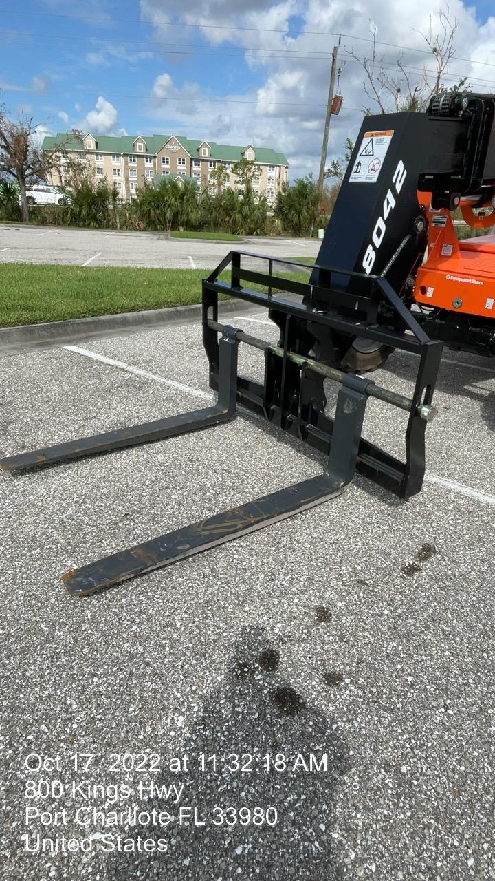 2022 SKYTRAK 8042