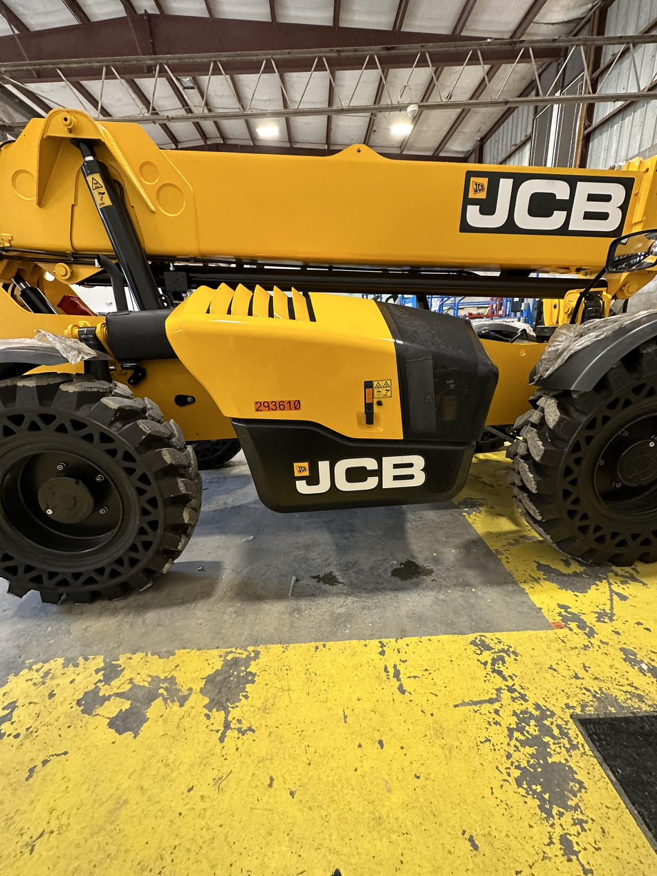2023 JCB 510-56
