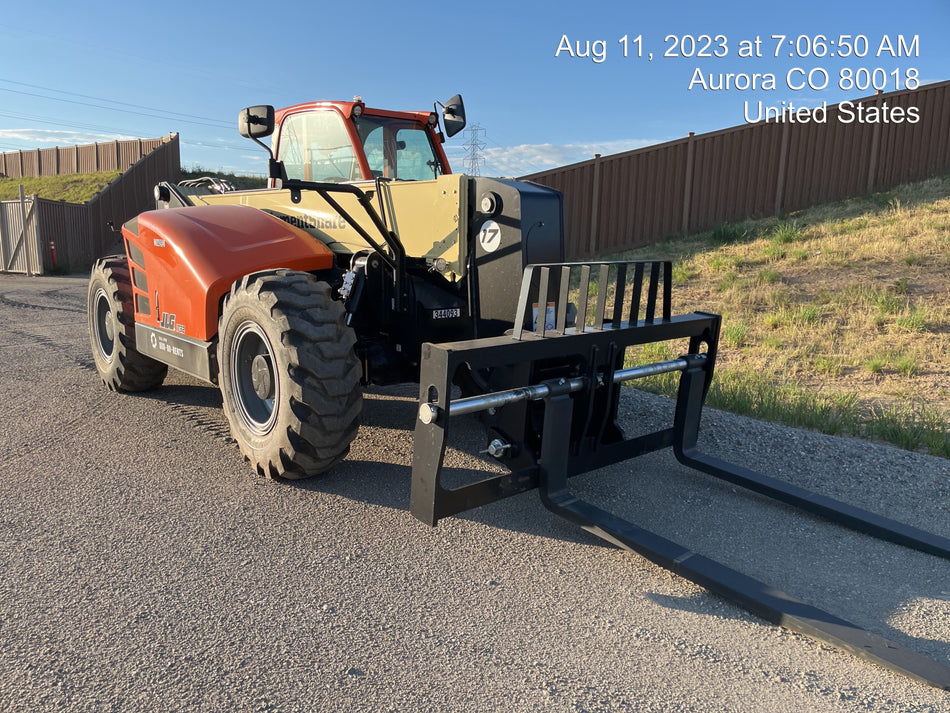 2023 JLG 1732