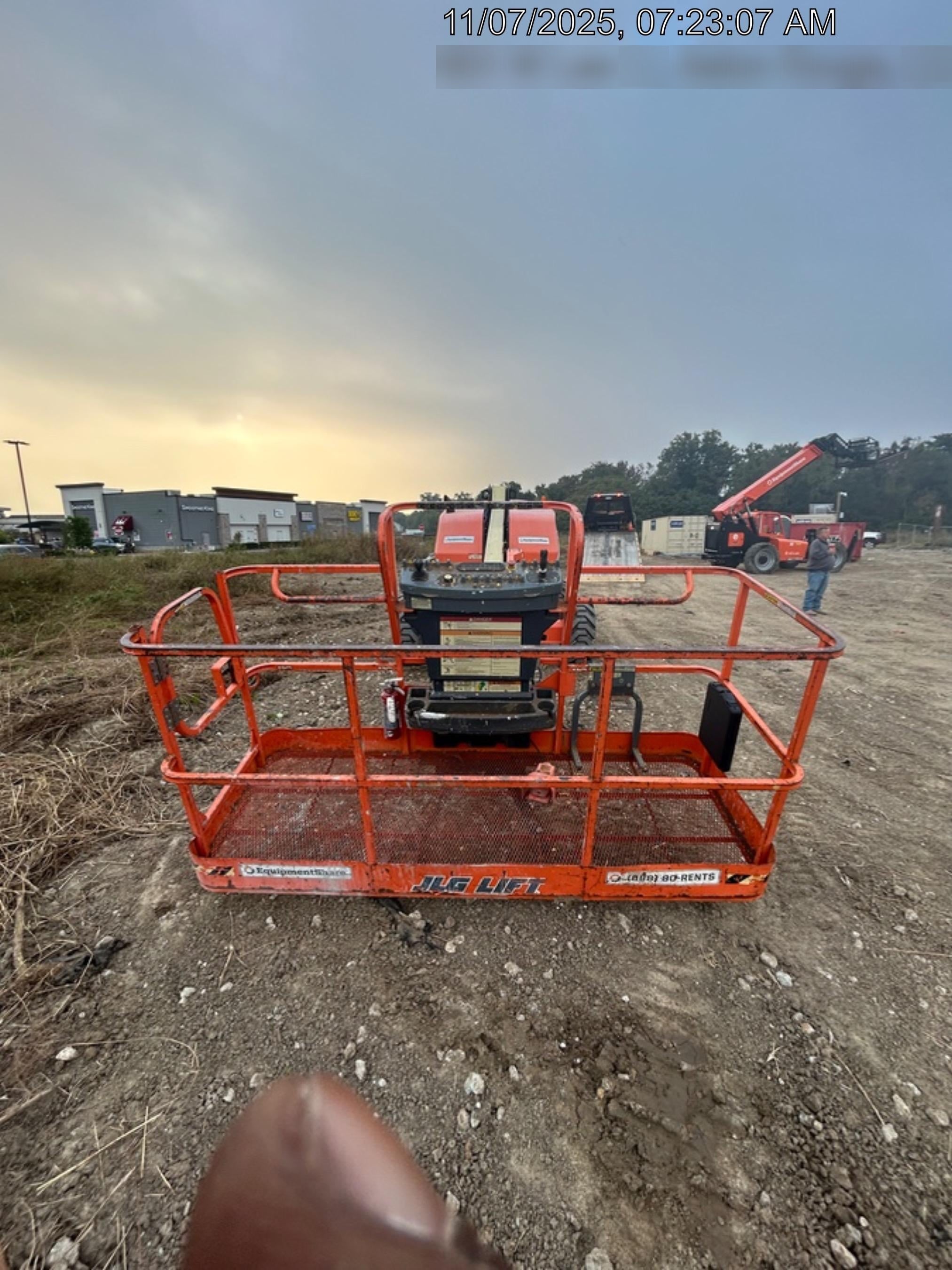 2021 JLG 400S
