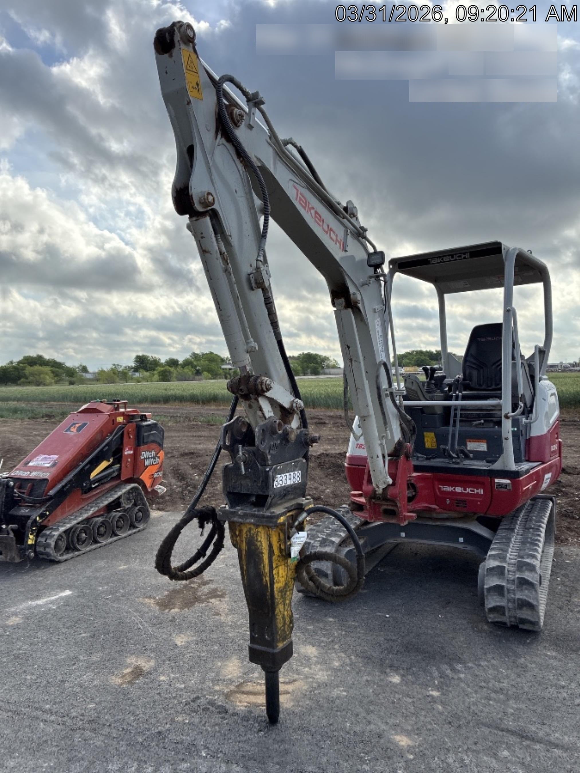 2022 TAKEUCHI TB235-2R