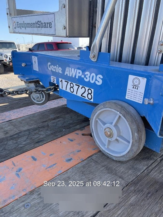 2021 GENIE AWP-30S DC