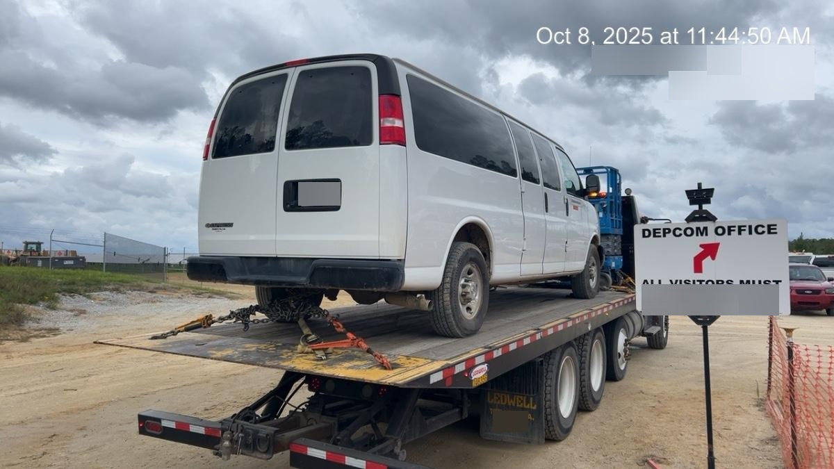 2023 CHEVROLET Express Van - Rental