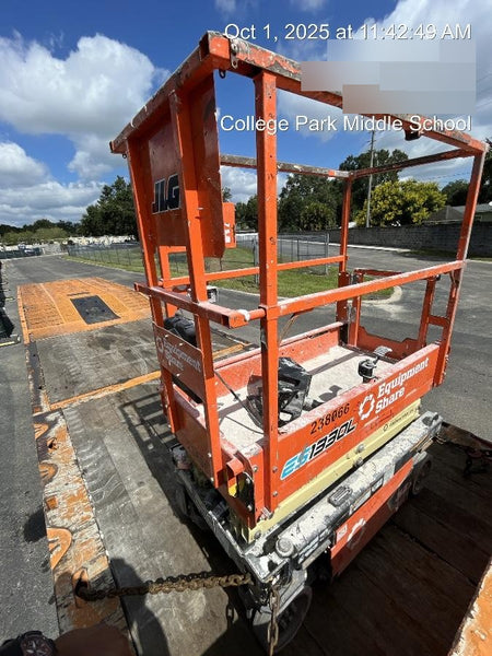 2022 JLG ES1330L