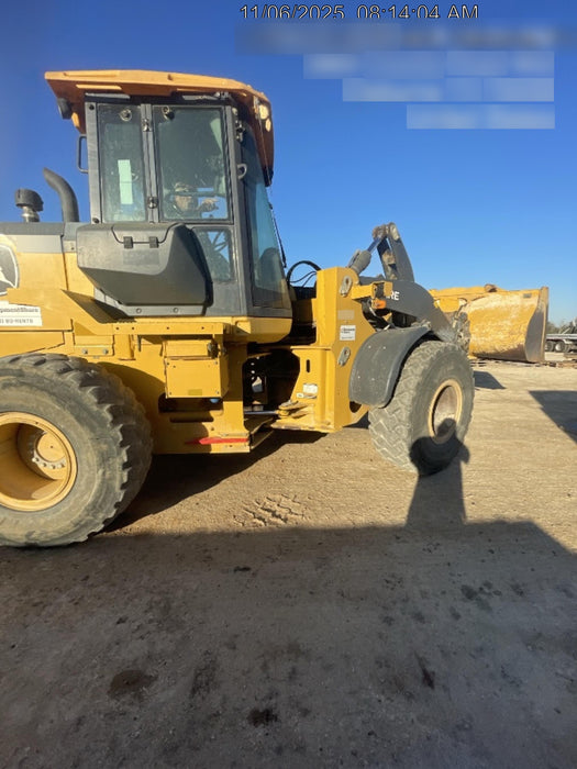 2019 John Deere 624L 4yd Wheel Loader, Cab/Heat/Air, 3 Function Hydraulics, JRB Hydraulic QC, QC 4yd bucket w/smooth cutting edge, QC Carriage, 72" Fork Tines, 5yr/5,000hr Powertrain and Hydraulics extended warranty