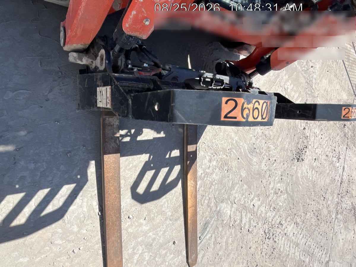 2022 TAKEUCHI 48" Pallet Forks - Takeuchi