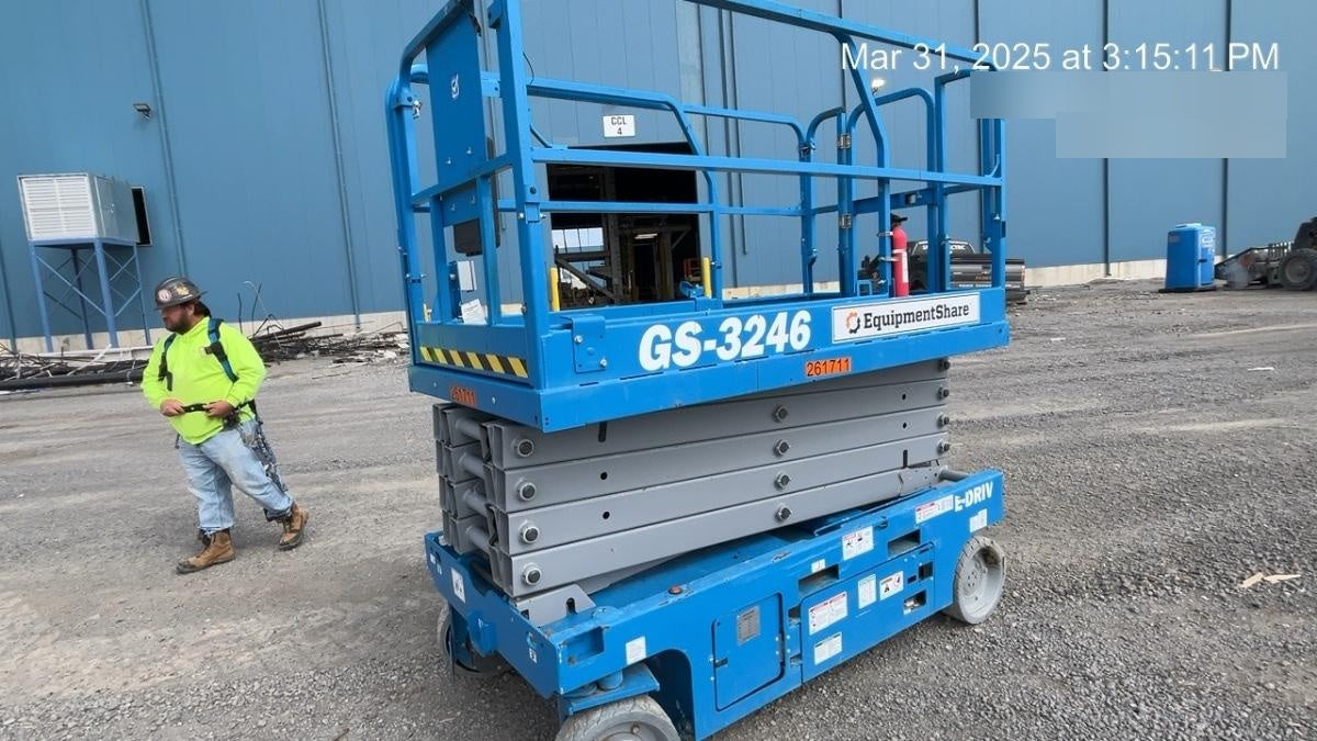 2022 GENIE GS-3246