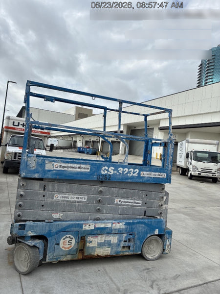 2018 Genie GS-3232 Genie GS3232 Lift w/Folding Rails and Swing Gate
