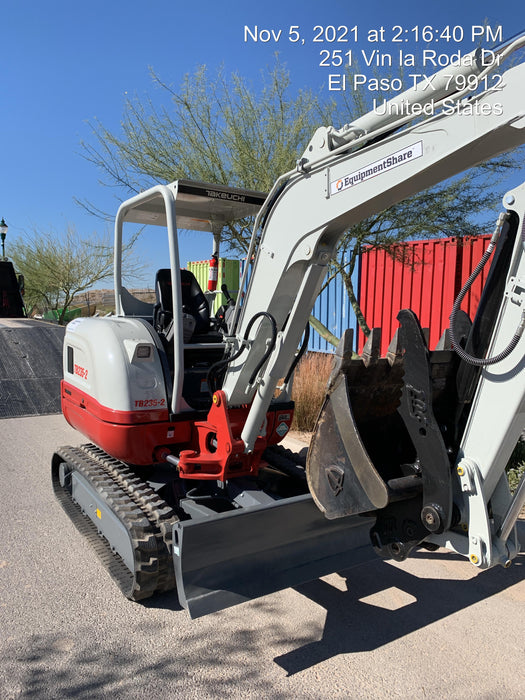 2021 TAKEUCHI TB235-2R