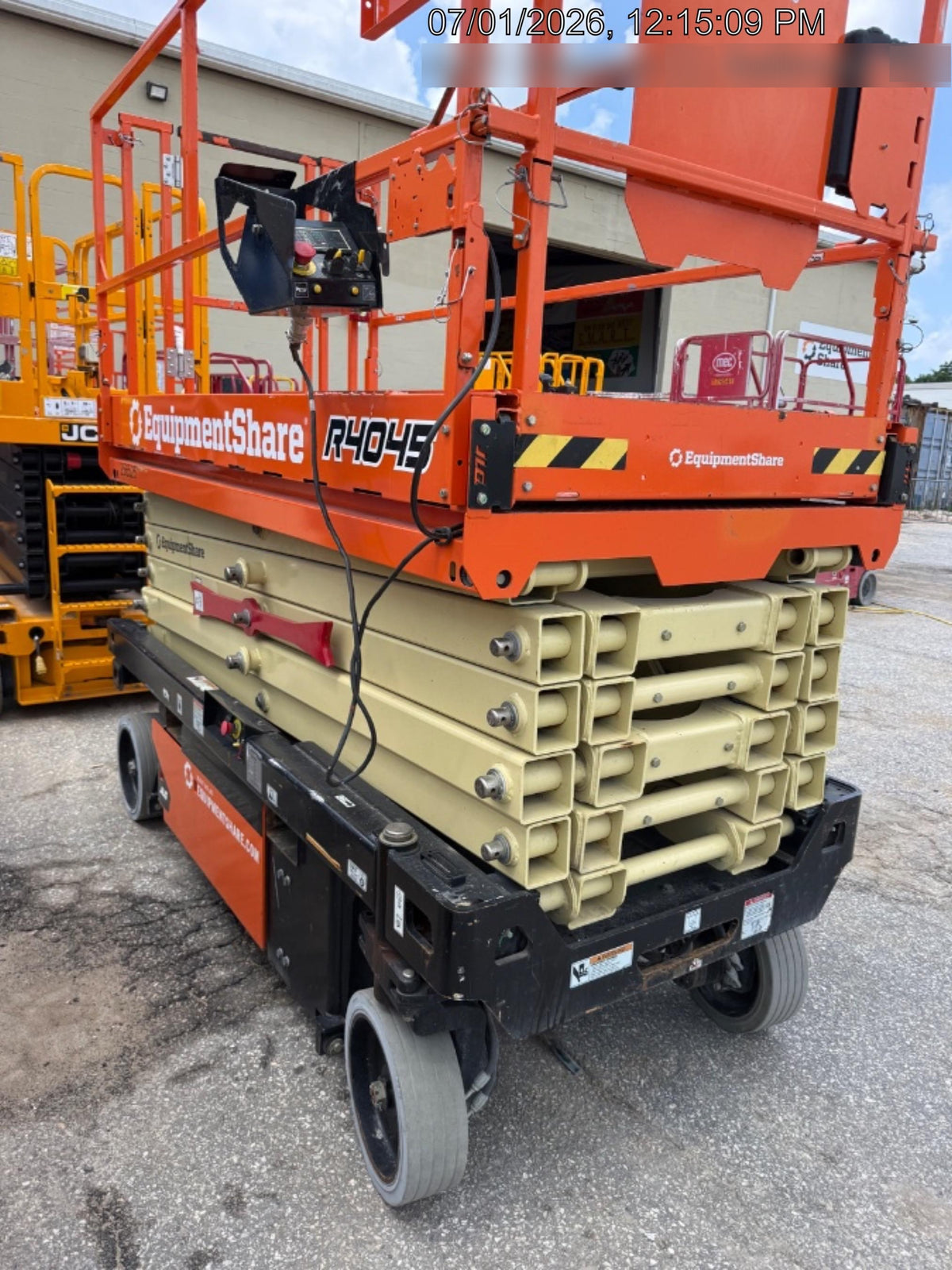 2022 JLG R4045