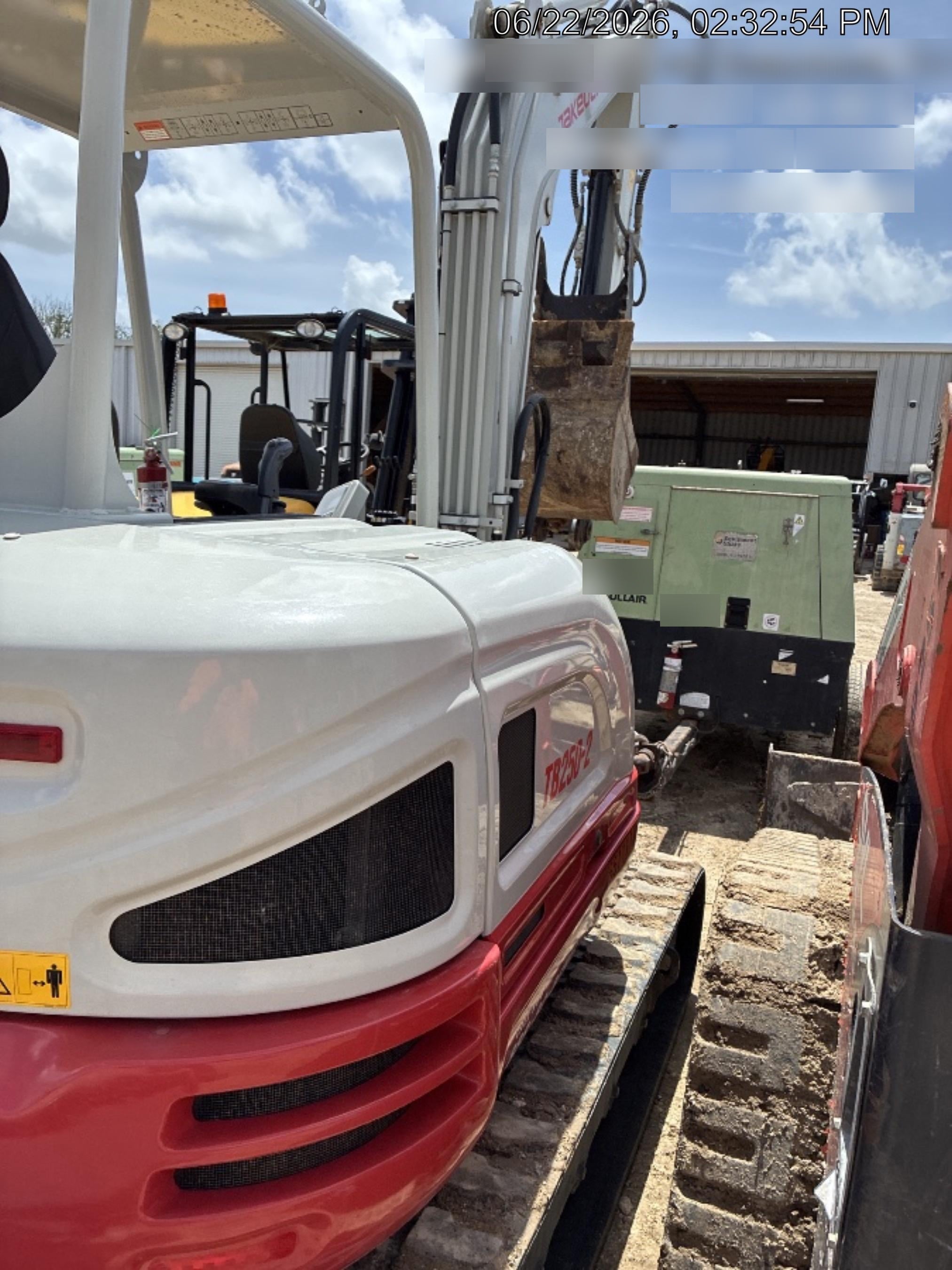 2025 TAKEUCHI TB250-2R