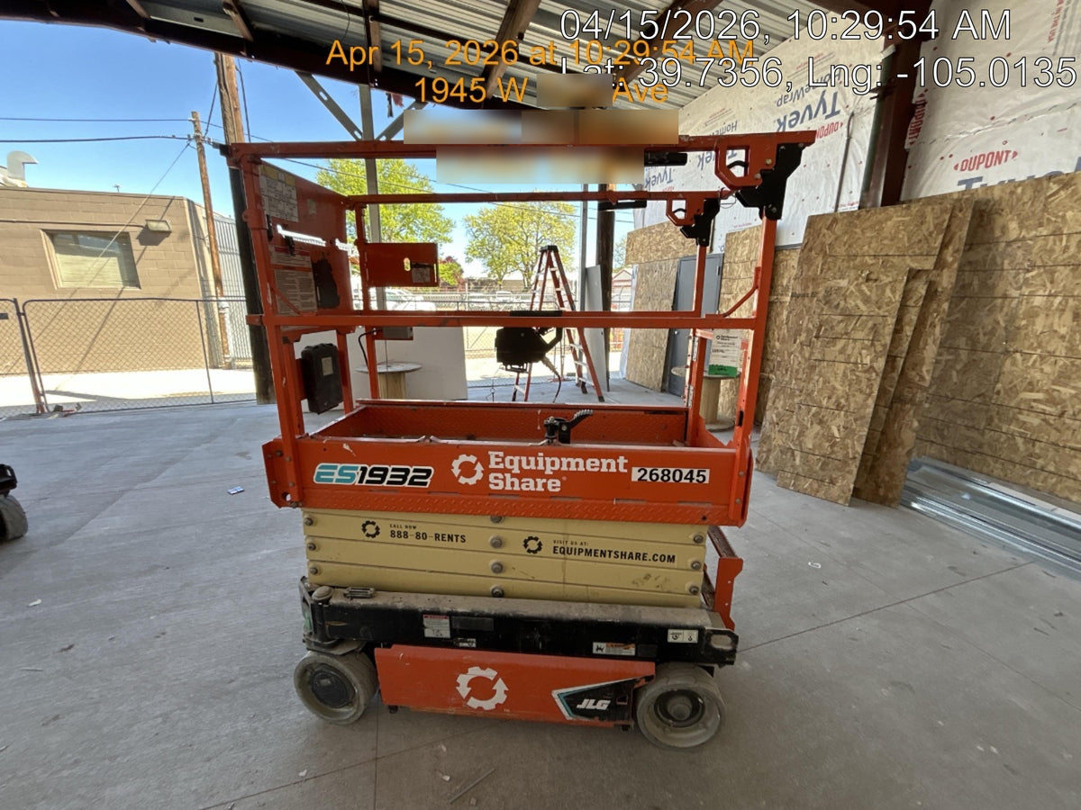 2022 JLG ES1932