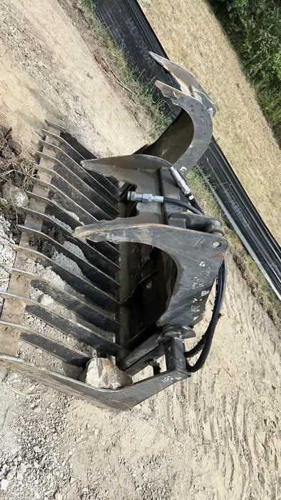 2015 CASE Grapple Bucket Skid Steer - Case