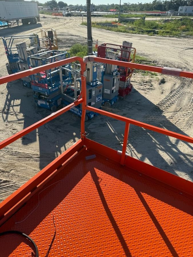2025 JLG RT4394