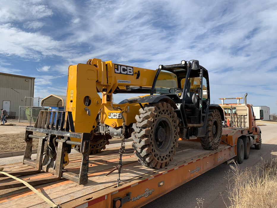 2019 JCB 509-42 74 HP w/Open ROPS, Beacon, Aux Hydraulics, LED Work lights, Solid Tires 66" Carriage/60" Forks