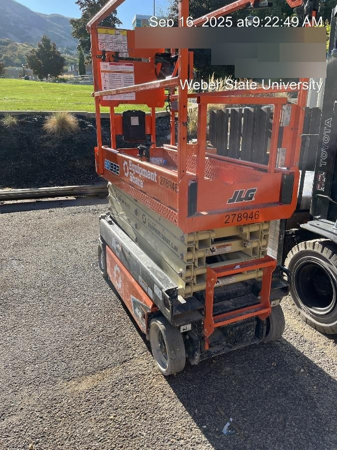 2022 JLG ES1932