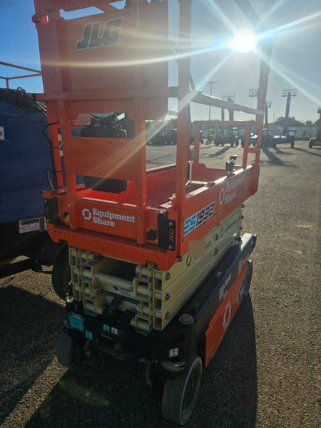 2022 JLG ES1932
