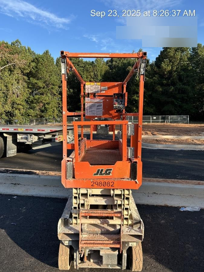 2023 JLG ES1932