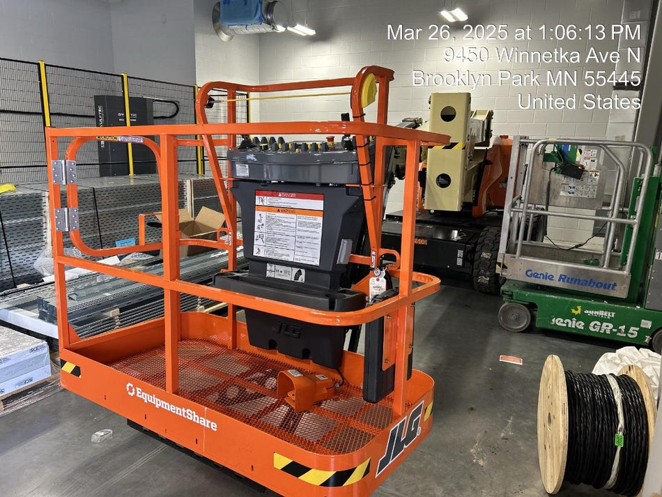 2025 JLG E450AJ