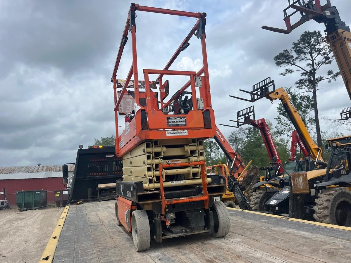 2021 JLG ES1932
