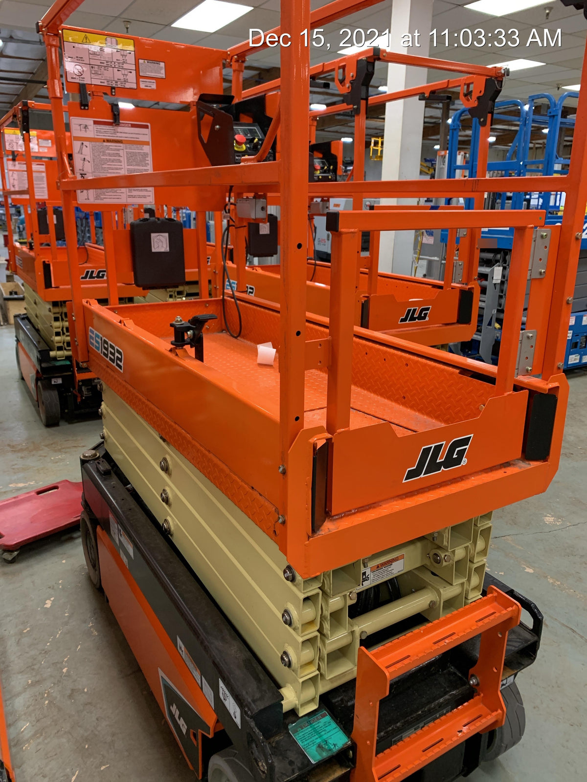 2021 JLG ES1932