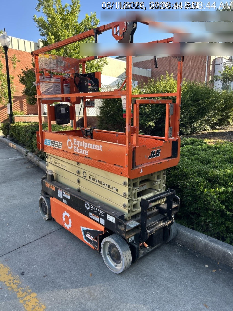 2024 JLG ES1932