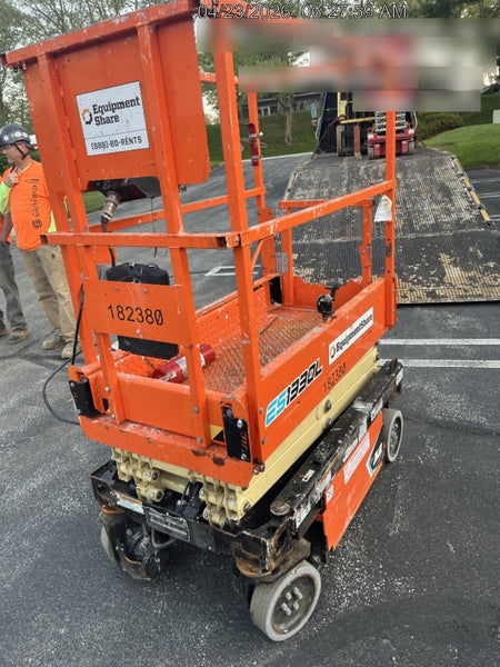 2021 JLG ES1330L
