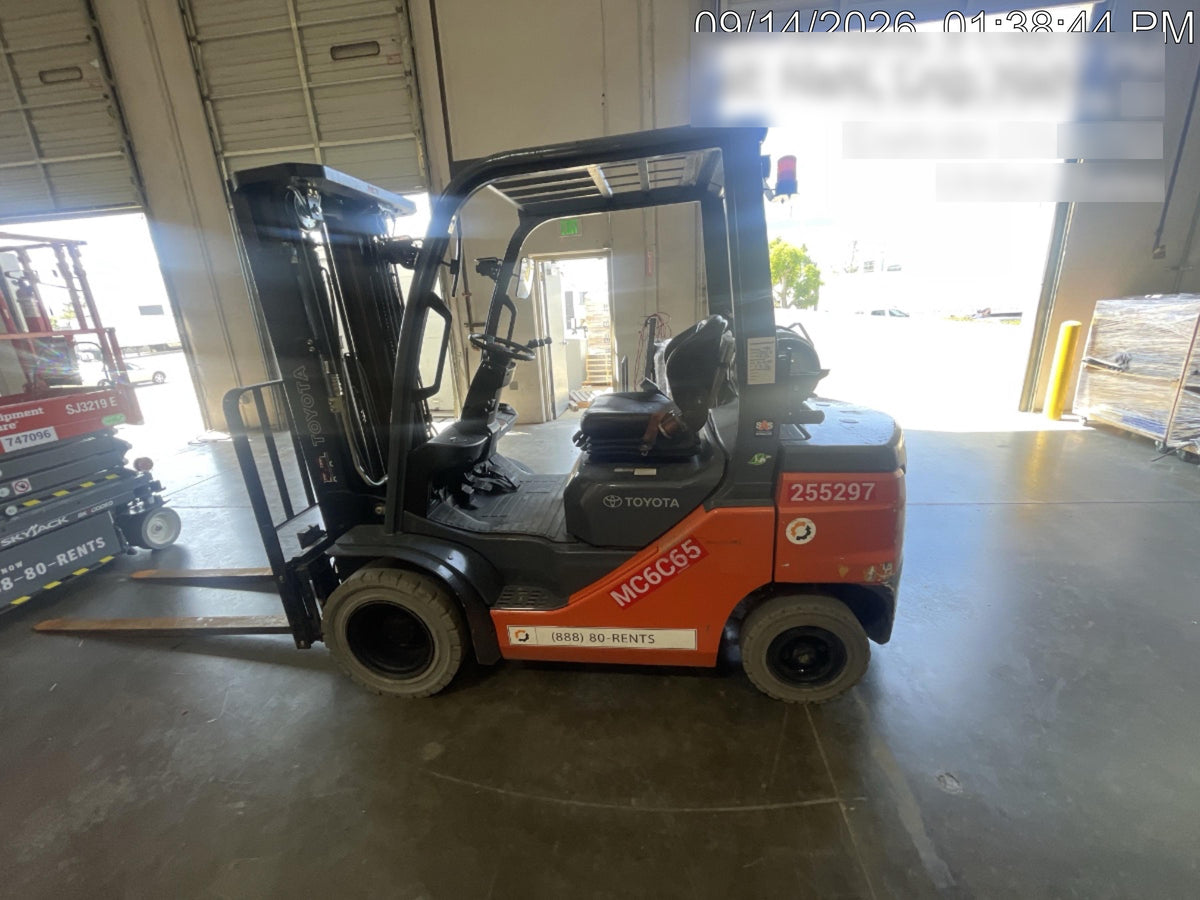 2022 TOYOTA 50-8FGU25