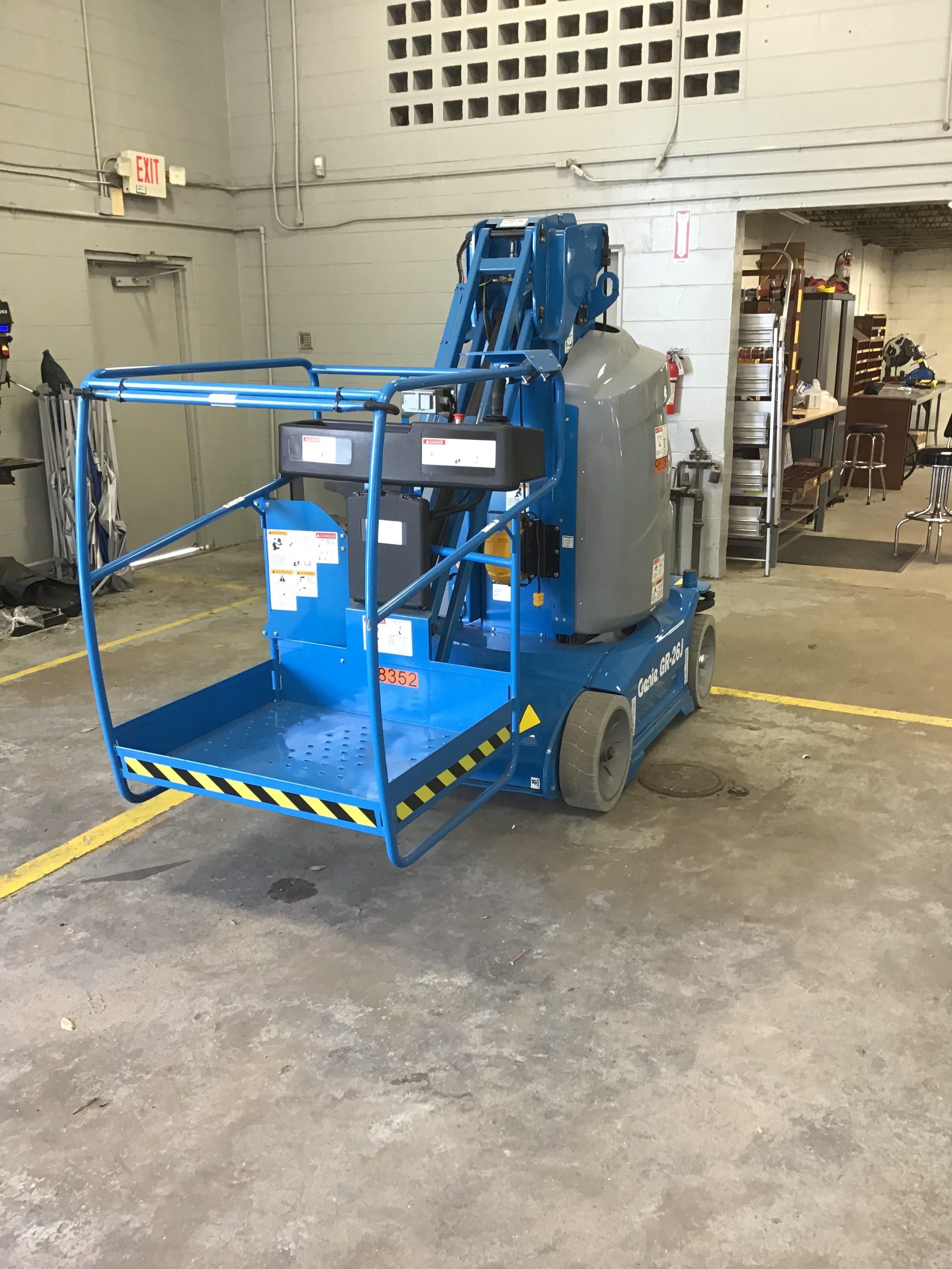 2020 GENIE GR-26J