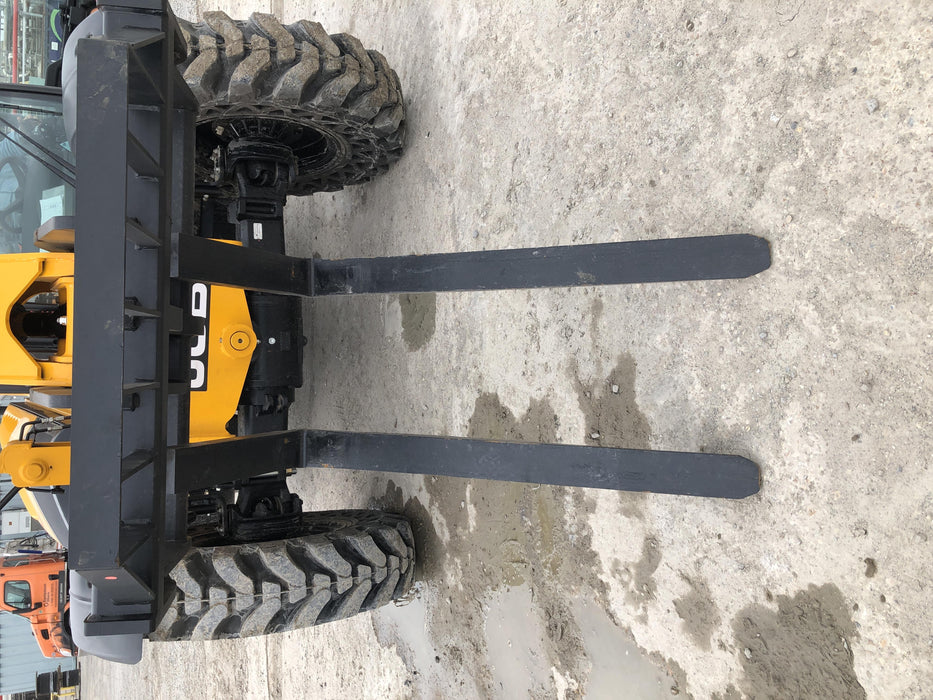 2020 JCB 506-36 Cab/Heat/Air, 74 HP, Solid Tires, STD Worklight, Beacon, Aux Hydraulics, Lifting Eye, Back up Alarm w/48" Carriage/48" Forks