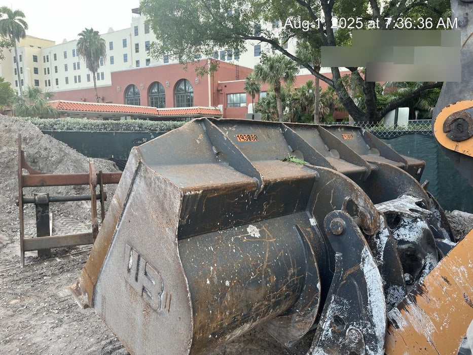 2017 WERK-BRAU 4 cu yd Bucket - Werk-Brau