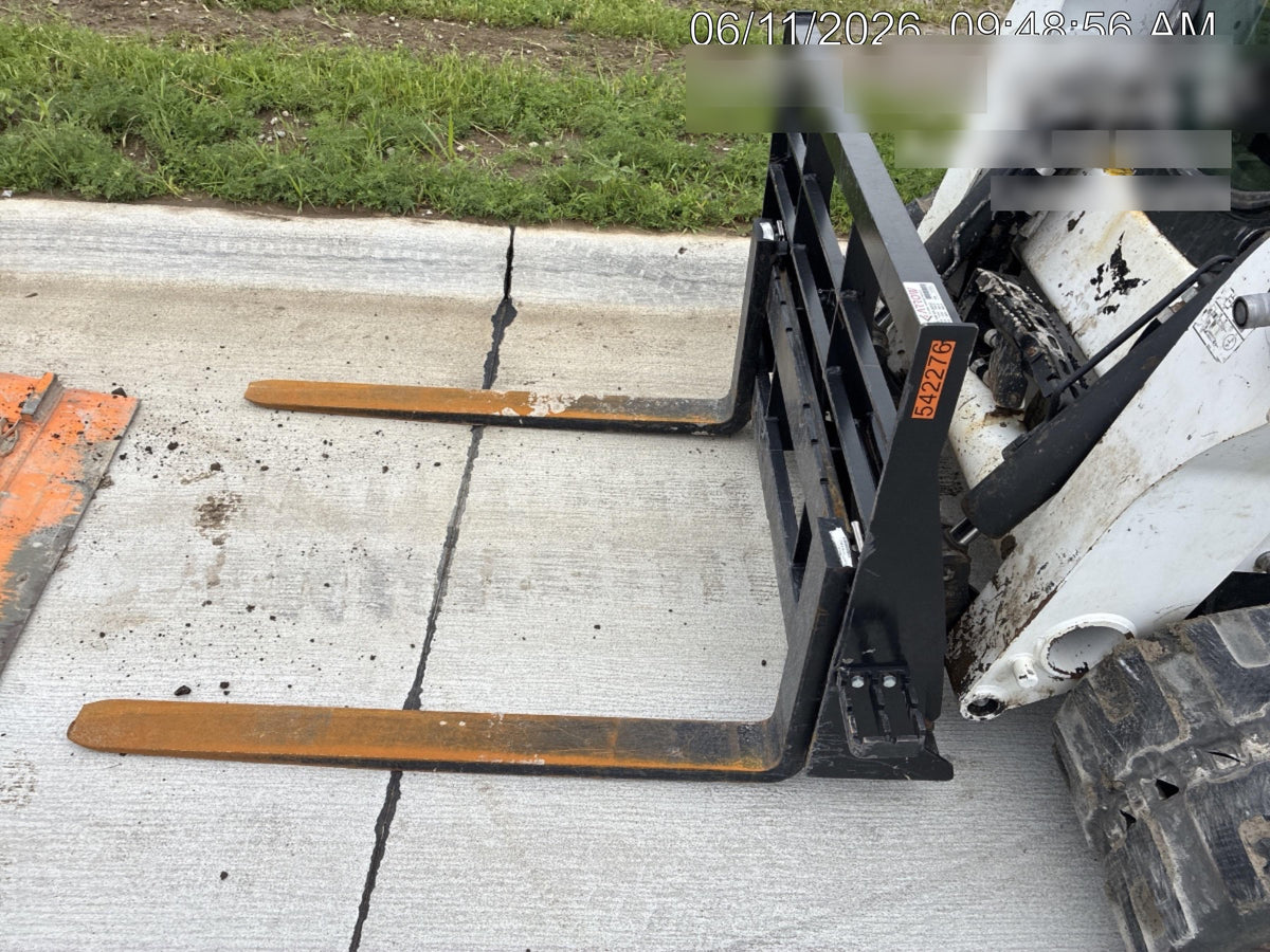 2025 ARROW MATERIAL HANDLING 24" Pallet Fork Frame
