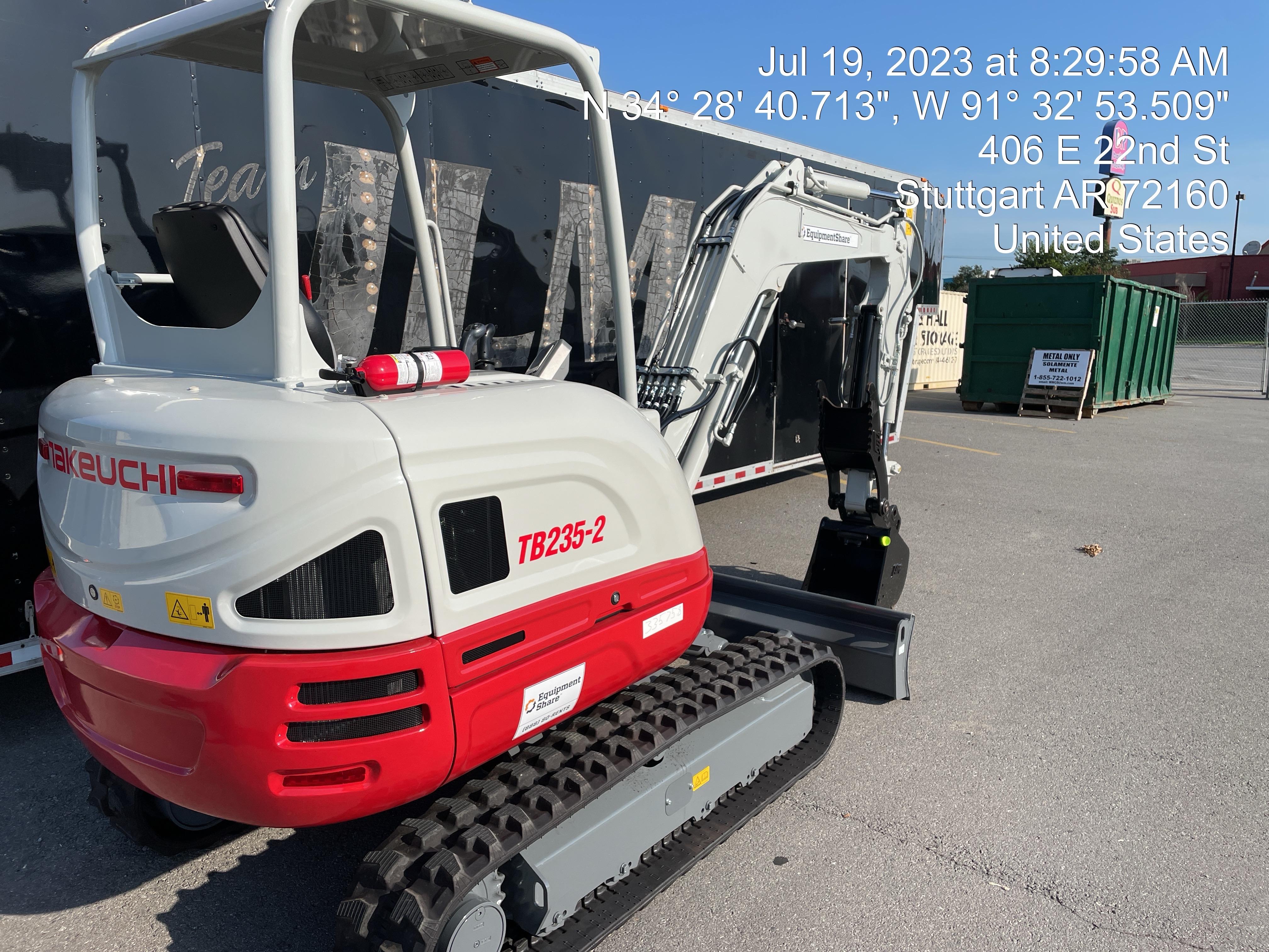 2023 TAKEUCHI TB235-2R