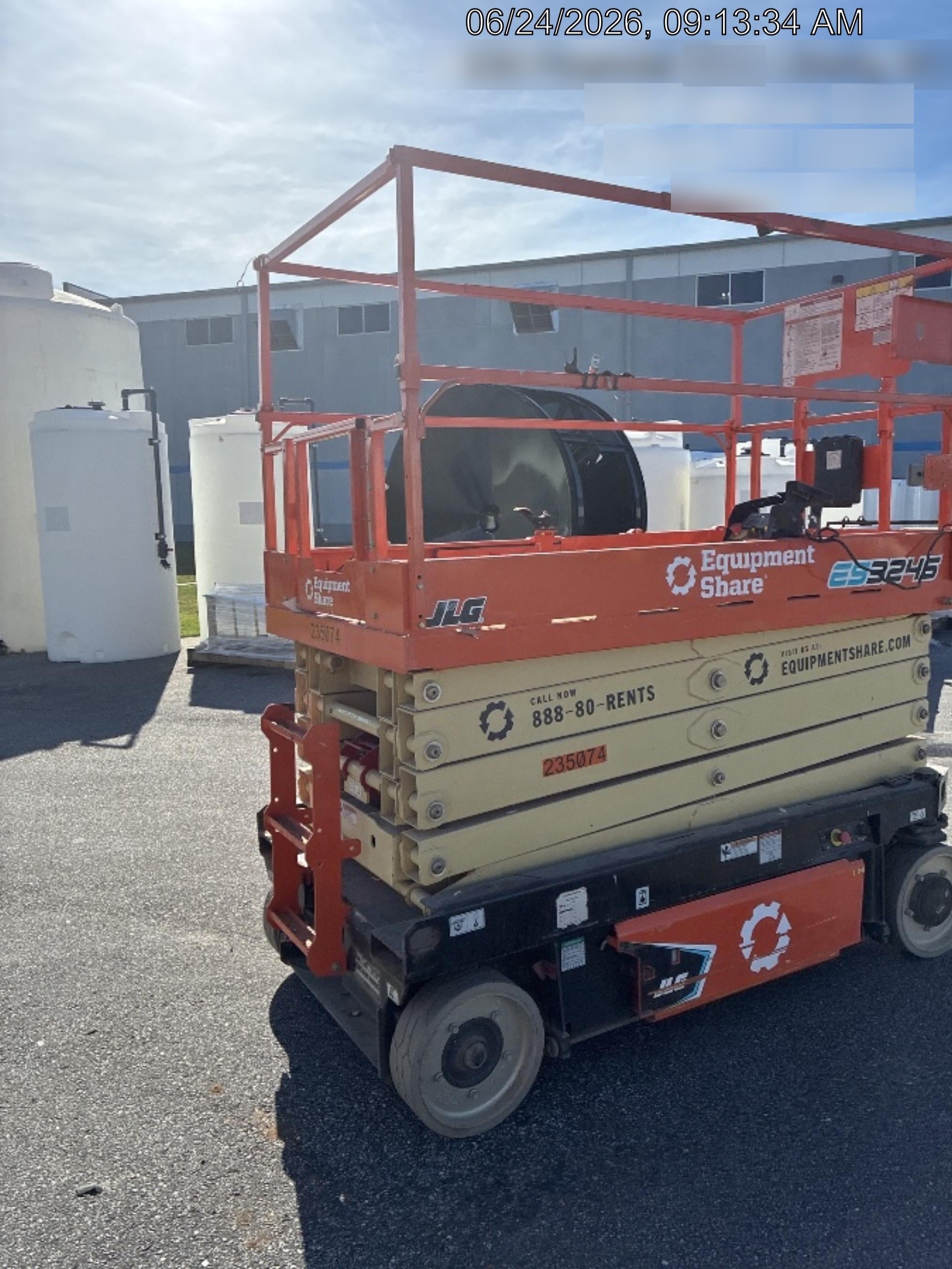 2022 JLG ES3246