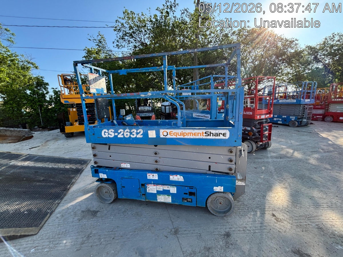 2019 Genie GS-2632 Folding rails with half height swing gate