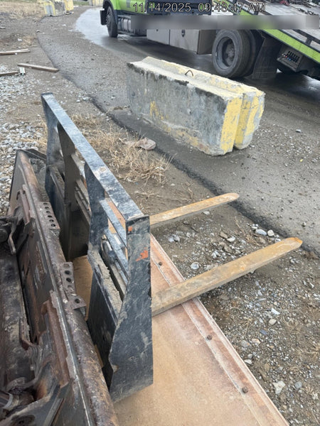 2024 ARROW MATERIAL HANDLING 48" Pallet Forks - Arrow