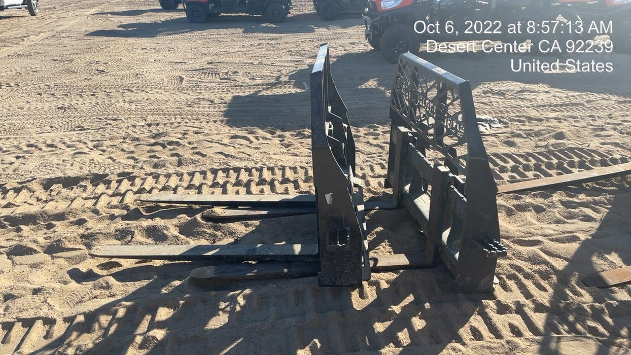 2021 PALADIN 48" Pallet Forks - Paladin
