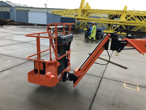 2019 JLG E400AJPN