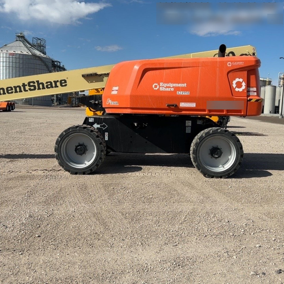 2024 JLG 660SJ