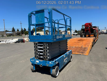 2019 Genie GS-4047 Folding rails with half height swing gate, 800W Inverter