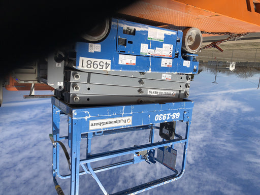 2019 Genie GS-1930 Fixed rails with chain Entry