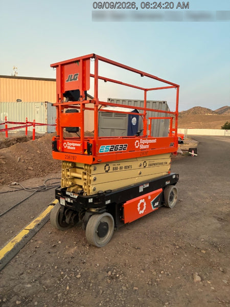 2022 JLG ES2632