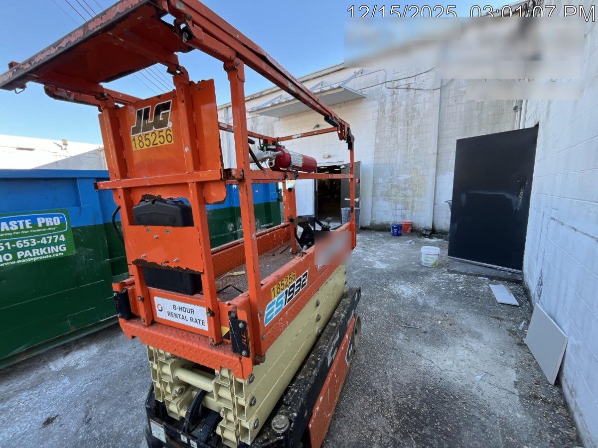 2021 JLG ES1932